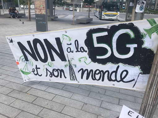 Rassemblement-contre-la-5G-a-la-gare-de-la-Part-Dieu-le-3-septembre-2020